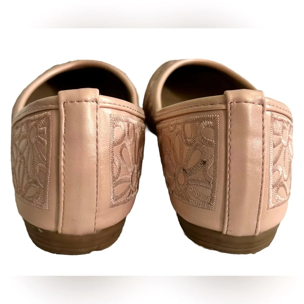 Big Girl Embroidered Flower Decor Princess Ballerina Flats US 2 (Gently USED)